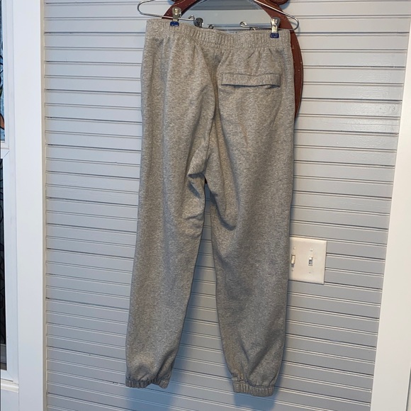 Nike Men’s Medium Light Gray athletic Joggers - Picture 2 of 4